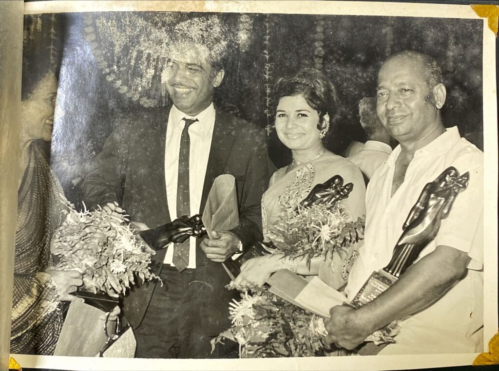 Arun sarnaik with friends